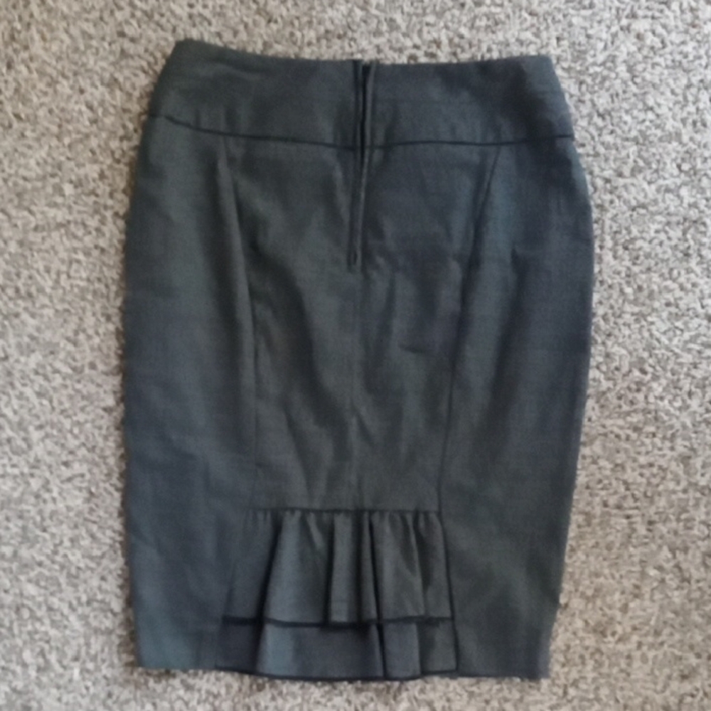 Elegant Gray Pencil Skirt